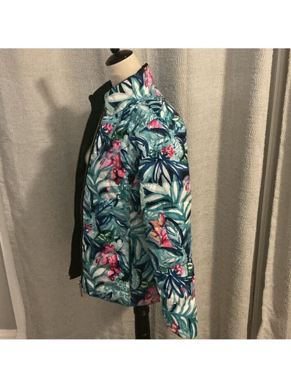 Lily Pulitzer Marley Reversible Puffer Jacket - Picture 10 of 14